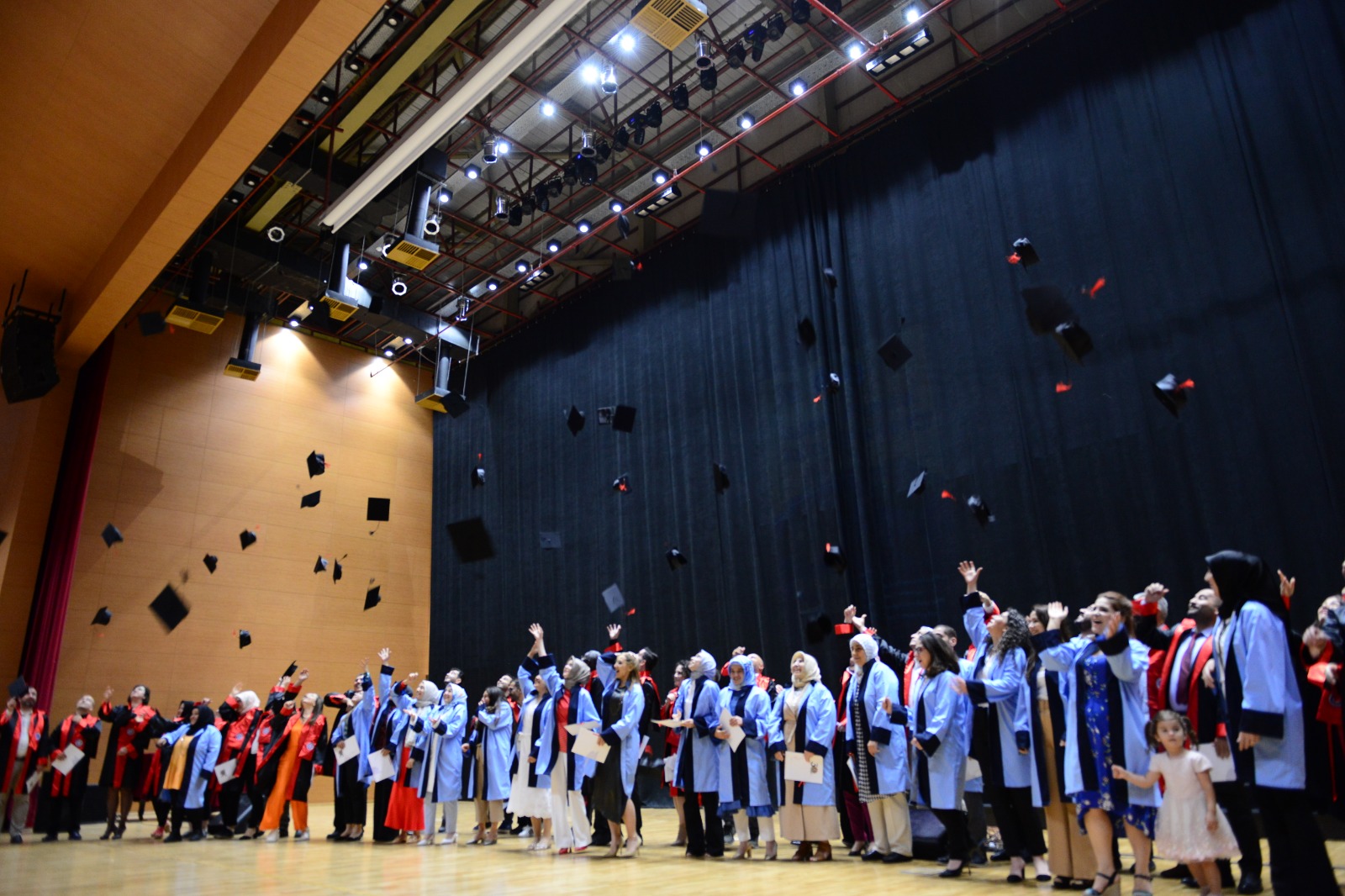Üniversitemizde Lisansüstü Seviyede İlk Kez Düzenlenen Törenle Lisansüstü Mezuniyet Belgeleri Verildi ve Doktora Yemin Töreni Yapıldı