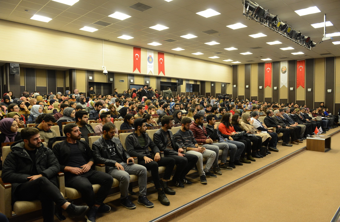 Üniversitemizde Yurt Dışı Lisansüstü Öğrenim Bursluluk Programı Tanıtımı Gerçekleştirildi