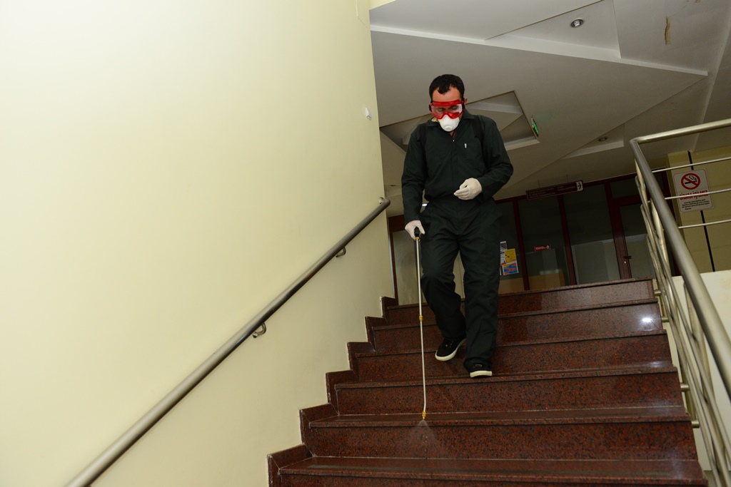 KSÜ’de Dezenfekte Çalışmaları Aralıksız Sürüyor