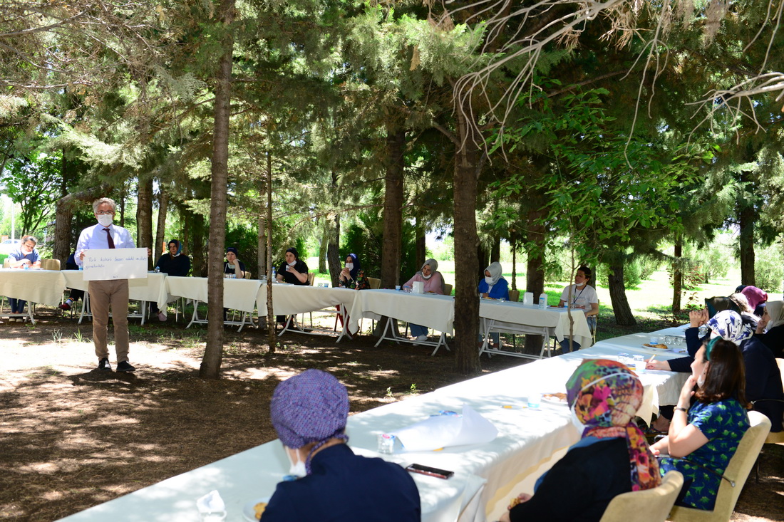 KSÜ’de Sürekli Eğitimin Gereği Etkinlikler Devam Ediyor: KSÜ Tıp Fakültesi Hastanesi Birim Sorumlularına Yönetimde İletişim ve Sorun Çözme Becerileri Semineri Verildi