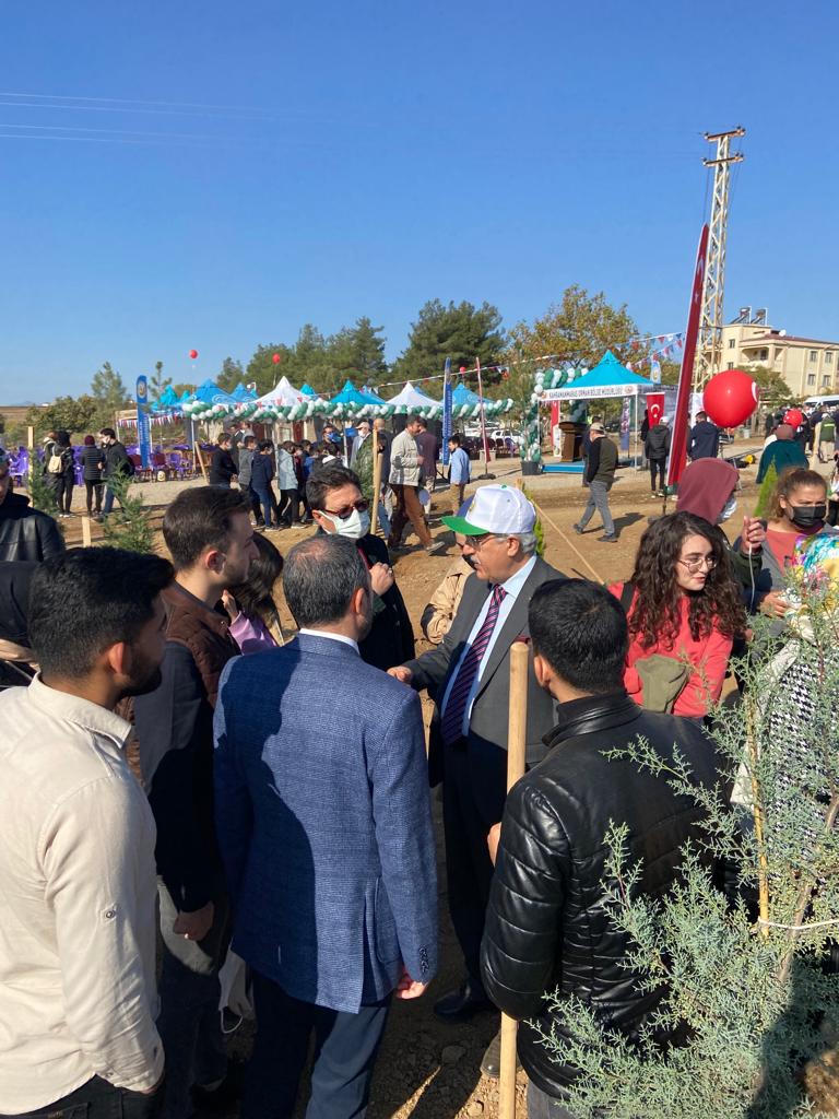 Üniversitemizden Milli Ağaçlandırma Günü Kapsamında Gerçekleştirilen “Geleceğe Nefes, Dünyaya Nefes” Etkinliğine Destek