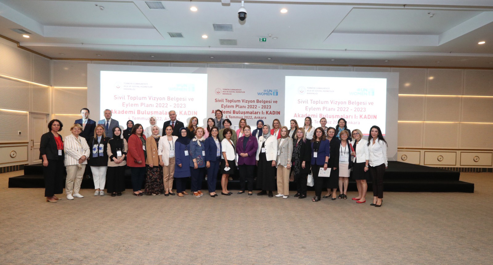 Aile ve Sosyal Hizmetler Bakanı Derya Yanık’ın Başkanlığında Gerçekleşen Kadın Temalı “Akademi Buluşmaları” Toplantısında KSÜ’yü KSÜKAM Müdürü Gezginç Temsil Etti