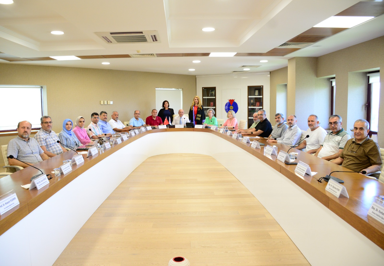 Profesör ve Doçent Kadrolarına Atanan Öğretim Üyelerimizi Tebrik Ederiz