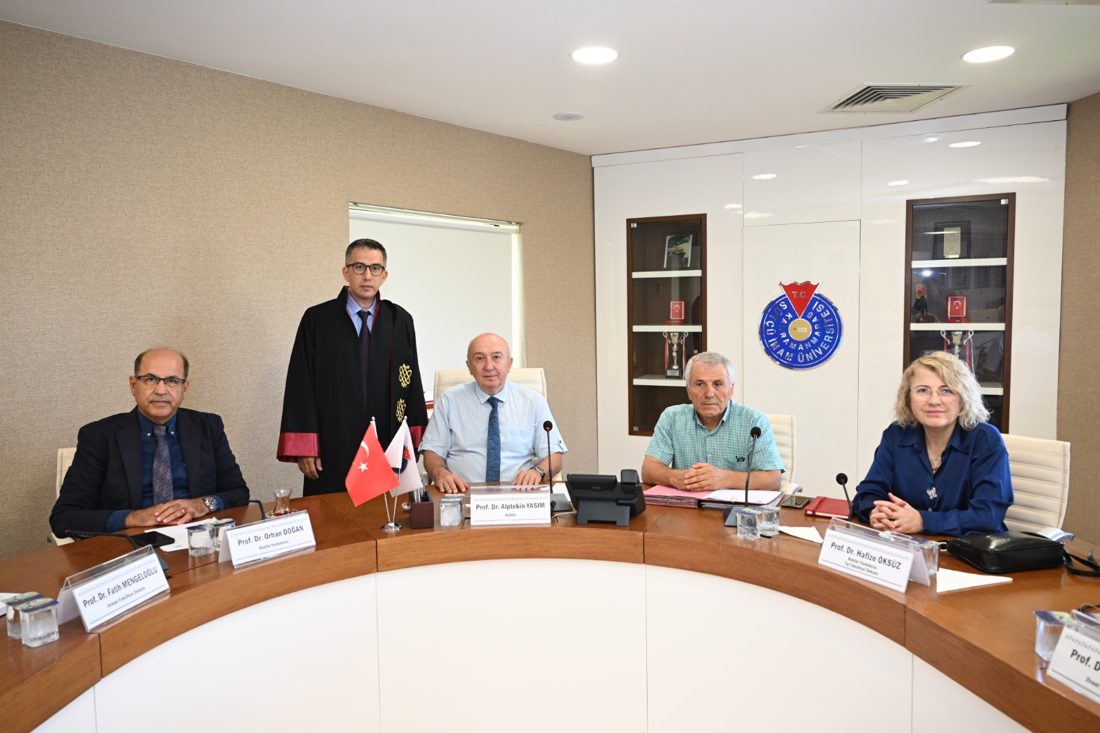 Profesör ve Doçent Kadrolarına Atanan Öğretim Üyelerimizi Tebrik Ederiz