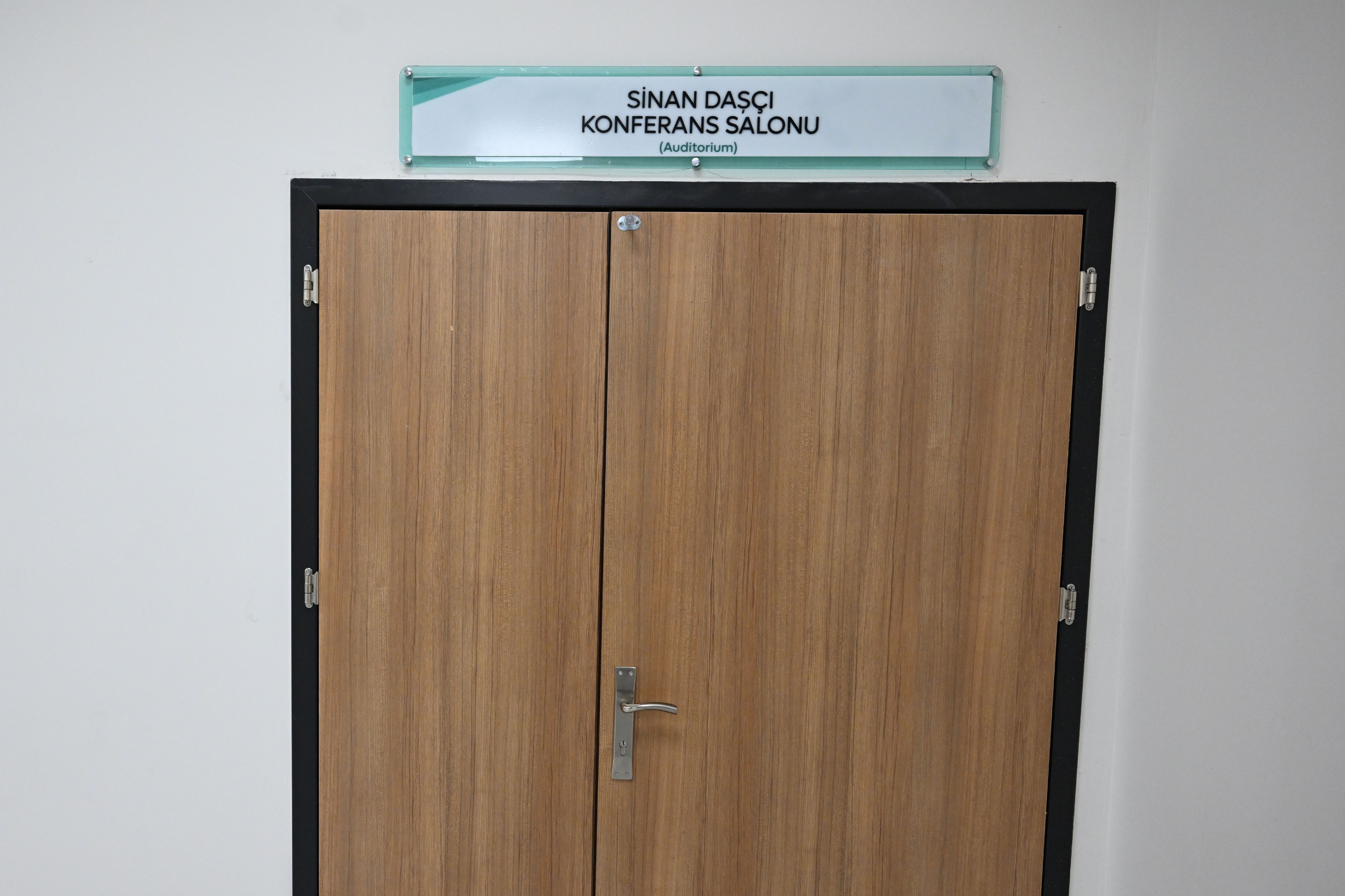 Teknik Bilimler Meslek Yüksekokulu Sinan Daşçı Konferans Salonu Törenle Hizmete Açıldı