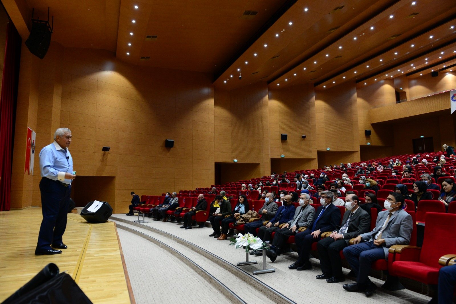 Salman Kapanoğlu’nun ‘Bir Tatlı Tebessüm’ Stand Up Gösterisi Büyük Beğeni Topladı