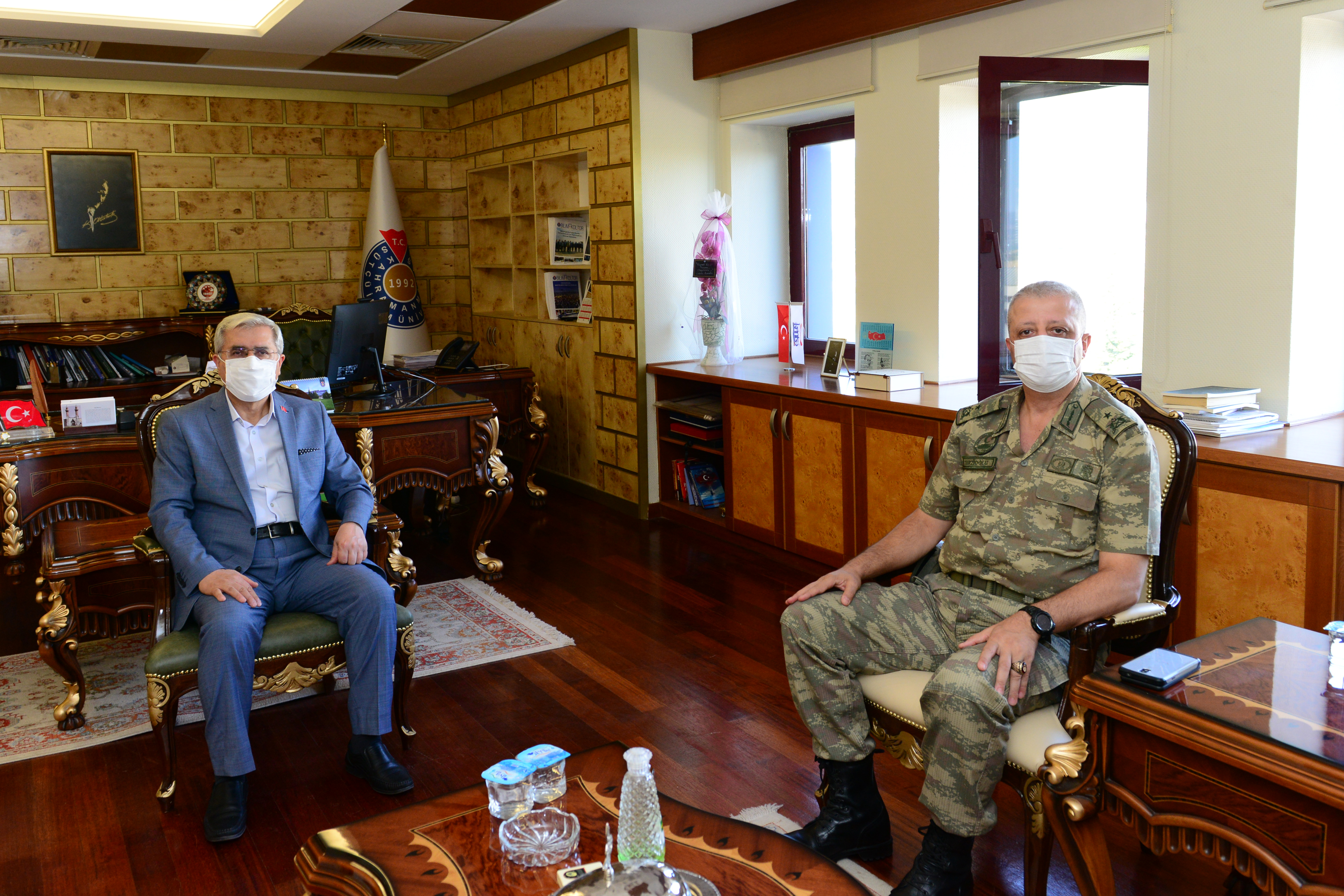 Garnizon Komutanı Tuğgeneral Emin Mehmet Terzioğlu, Rektör Prof. Dr. Niyazi Can’ı Ziyaret Etti